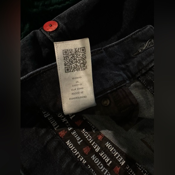 True Religion Men’s Rocco Manchester United. Dark Blue denim with red tags. - Picture 7 of 10